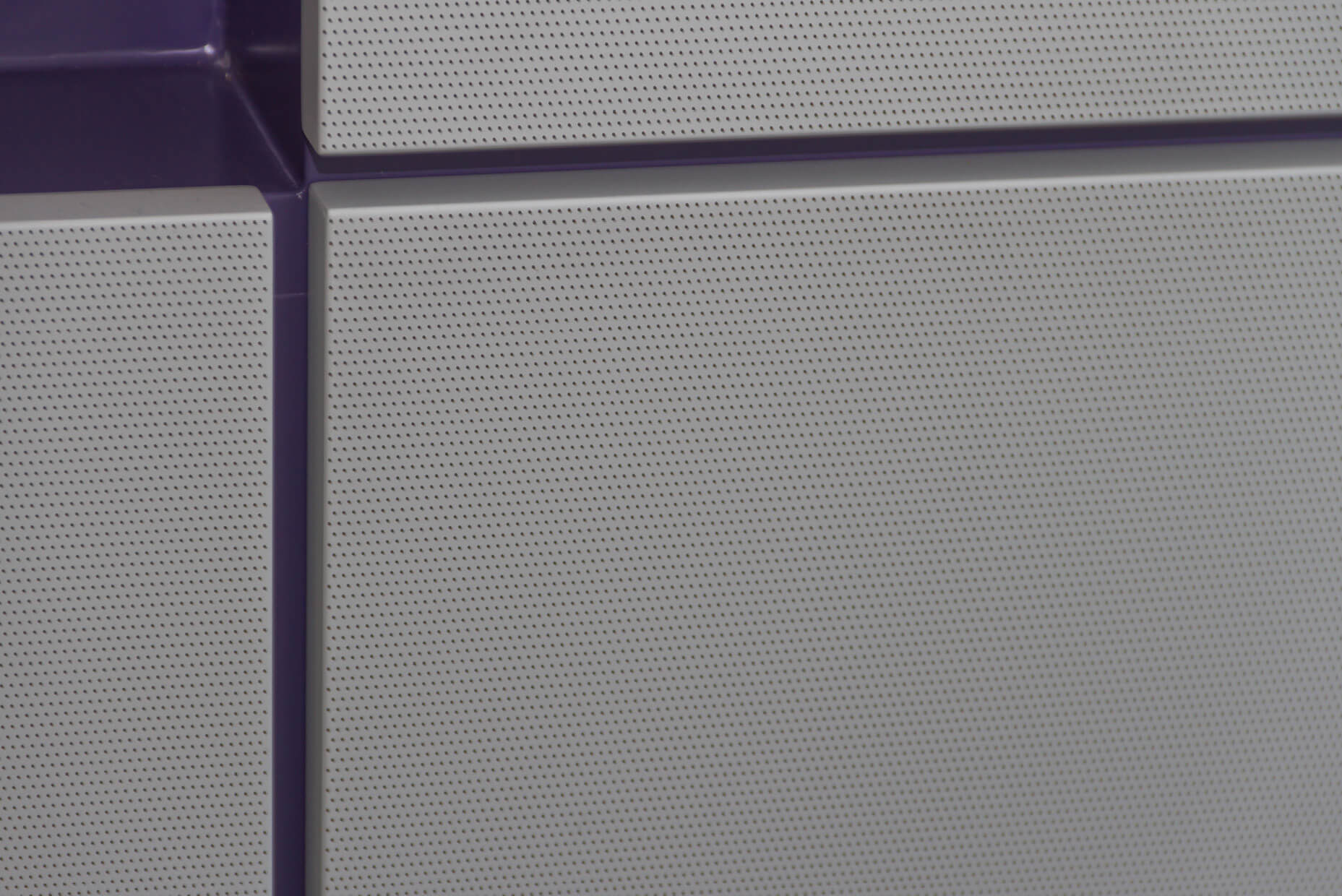 Detailaufnahme einer microperforierten Topakustik® Akustikplatte